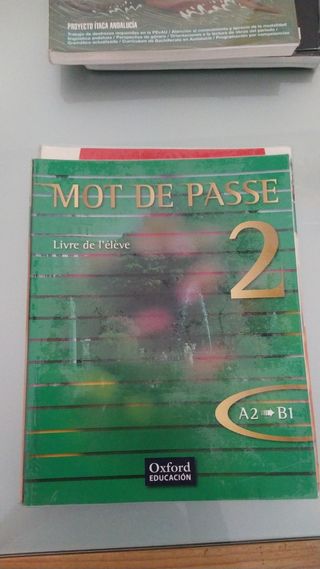 4 libros  de 1° Bachillerato en perfecto estado