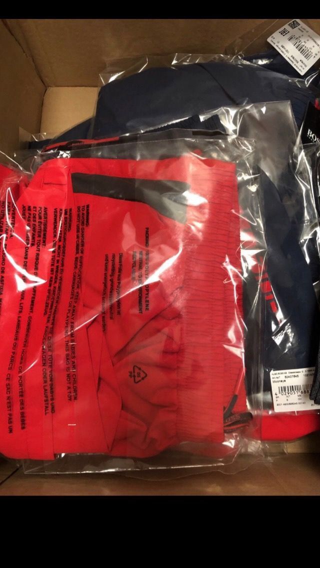 bañador Hugo Boss XXL nuevo 42 cms de ancho