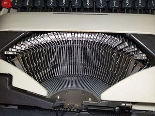 Maquina de escribir Olivetti Lettera 12