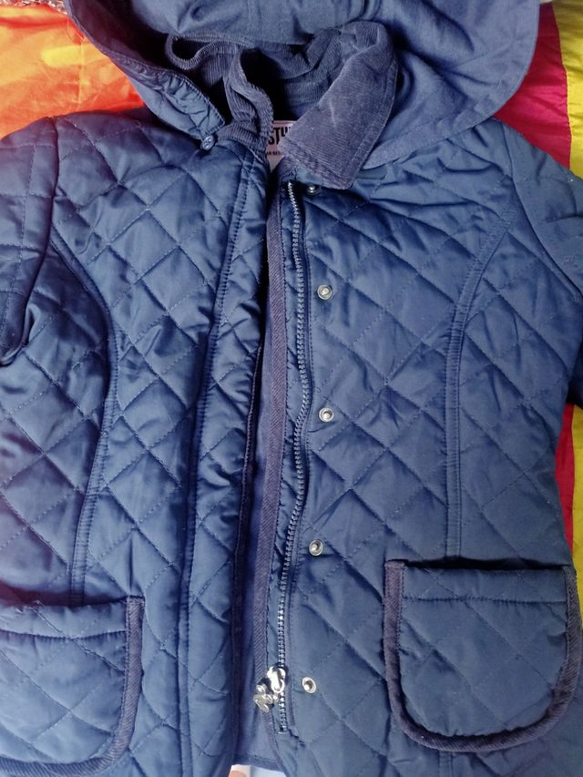 Hoy  miércoles lote 4 abrigos niña  6/7 años