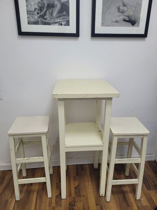 lote sillas y mesa alta