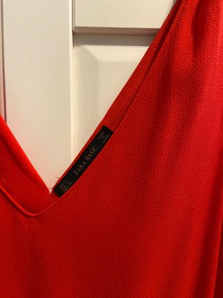 Mono rojo de Zara