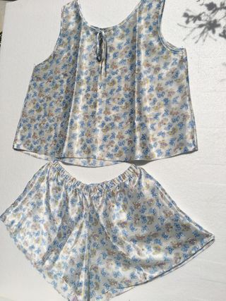 Pijama de verano, satinado.
