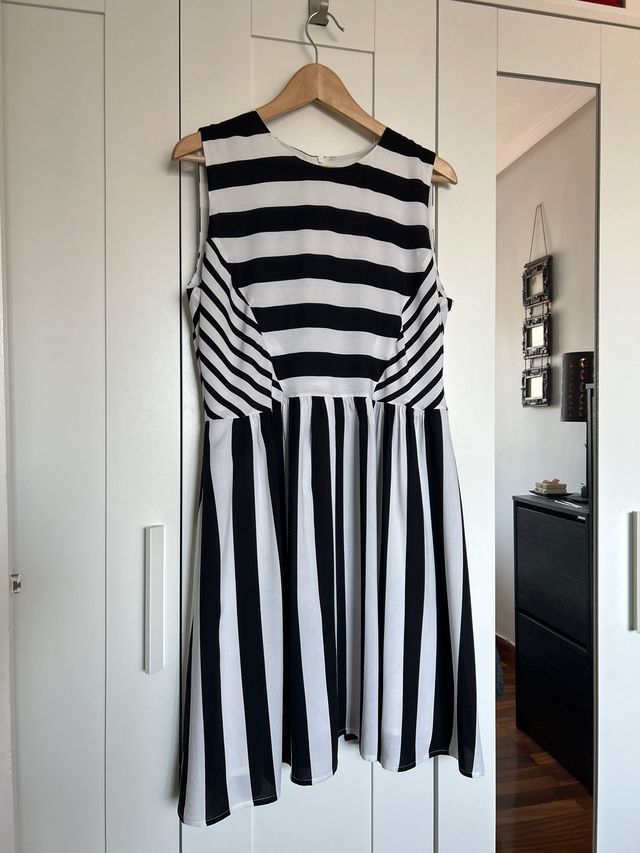 Vestido blanco y negro