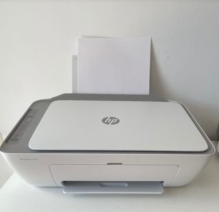 Nueva. Impresora Multifunción HPDeskJet 2720e