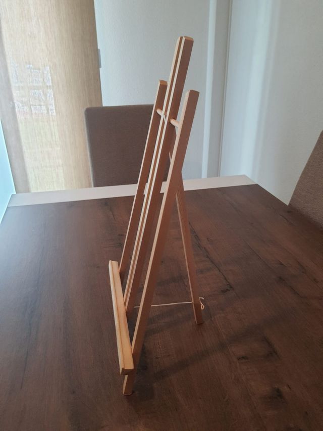 panel de decoracion + caballete