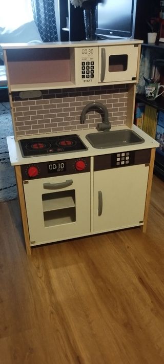 Cocinita de madera para niños