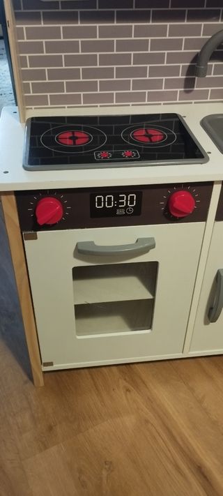 Cocinita de madera para niños