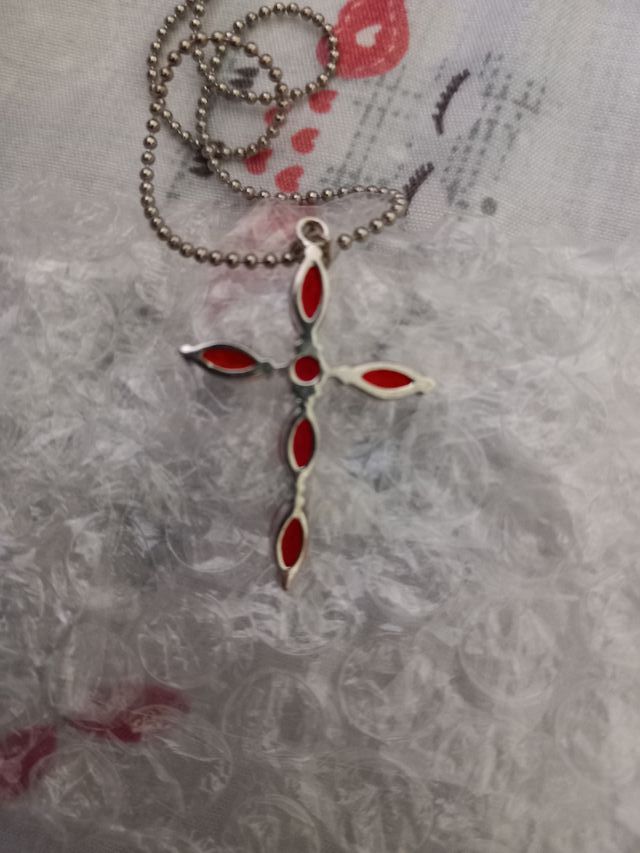 collana a forma di croce