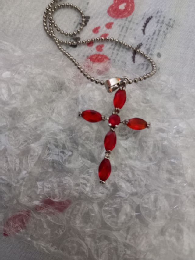 collana a forma di croce