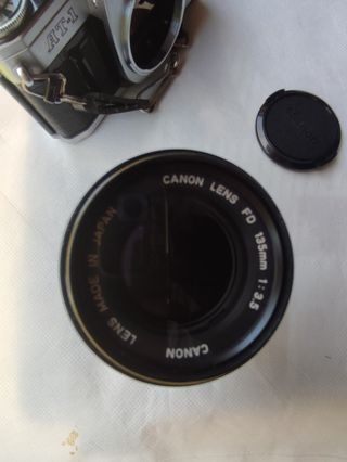 Cámara Canon AT-1, objetivos y complementos.