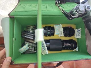 Cámara Canon AT-1, objetivos y complementos.