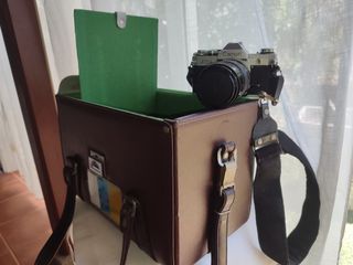 Cámara Canon AT-1, objetivos y complementos.