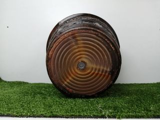 Maceta barnizada en color marrón, c/perforación