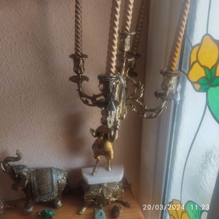 Conjunto candelabros y reloj bronce