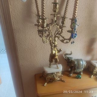 Conjunto candelabros y reloj bronce