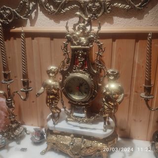 Conjunto candelabros y reloj bronce
