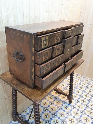 BARGUEÑO S.XIX EN MARQUETERIA