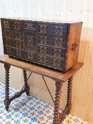 BARGUEÑO S.XIX EN MARQUETERIA