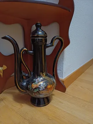 Candelabros azules, bombonera, ceniceros,