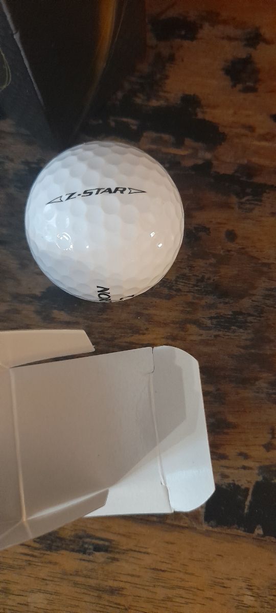 Paquete golf  6 bolas srixon z-star 