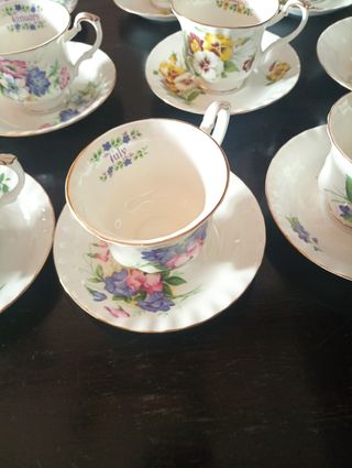 12 tazas con plato, de té