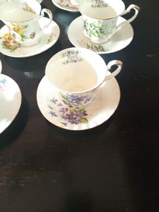 12 tazas con plato, de té