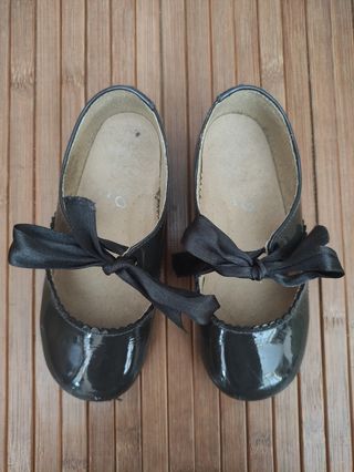 Merceditas de charol nº 26