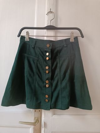 Falda verde metálico botones