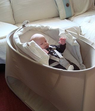 Minicuna más hamaquita marca Stokke