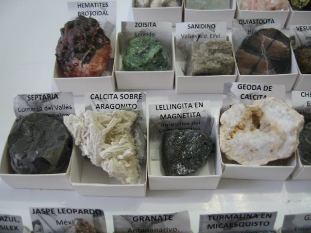 Minerales de coleccion. Gran calidad. Cajas 4x4