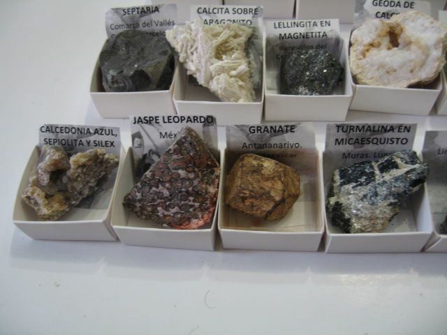Minerales de coleccion. Gran calidad. Cajas 4x4