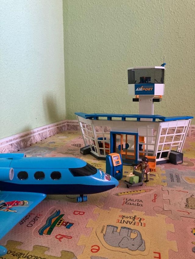 Aeropuerto y avión Playmobil