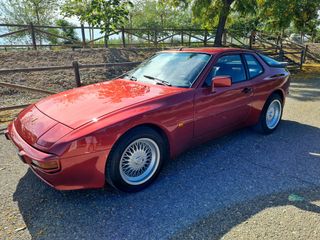 Porsche 944 1982