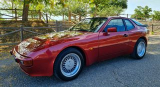Porsche 944 1982