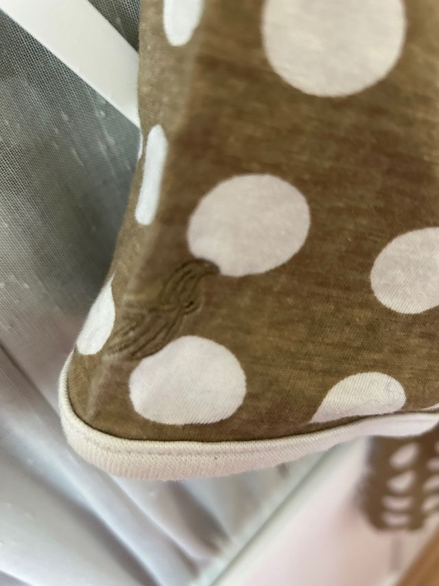 Bonita camiseta de lunares Amichi