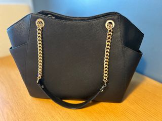 Bolso negro MK como nuevo con ticket