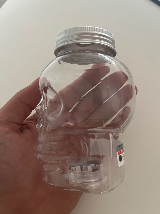 Vaso con forma de calavera y luz led