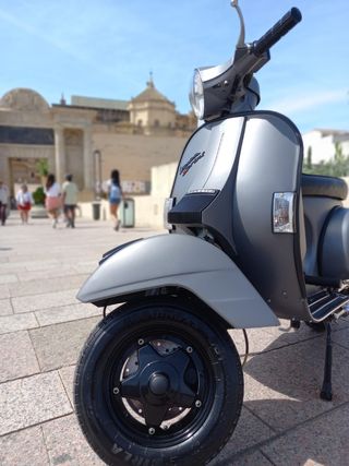 Vendo LmL vestida de Vespa Sprint