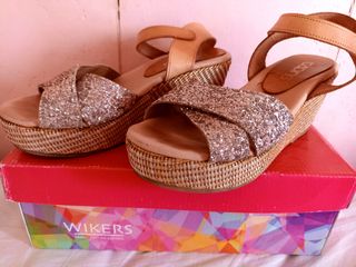 Sandalias de piel y glitter
