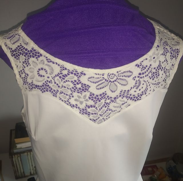 Top con peplum. De H&M