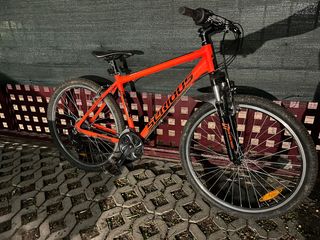 Bicicleta de montaña naranja 27,5 M