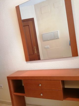 Recibidor con espejo a juego