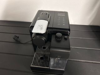Cafetera Nespresso cápsulas Delonghi latissima