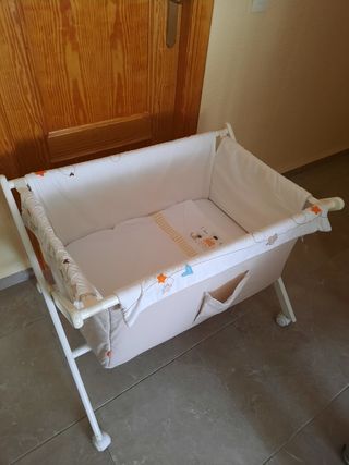 Minicuna con ruedas