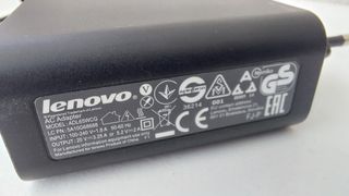 Cargador portátil Lenovo 