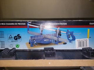 Banco y caja cortaingletes de precisión 