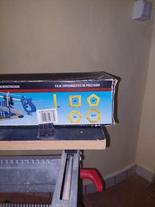Banco y caja cortaingletes de precisión 