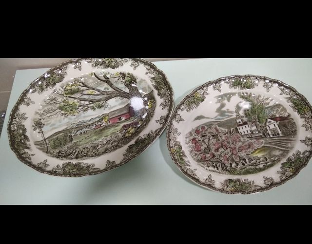 Vagilla porcelana  Johnson Brothers con vitrina.