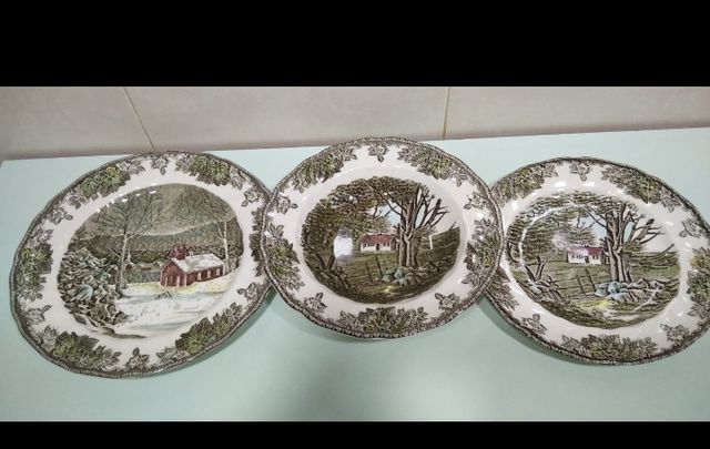 Vagilla porcelana  Johnson Brothers con vitrina.